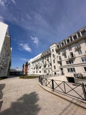 For Sale: 1-Bedroom Apartment 33.9 m² in a Club House on Rue Menar