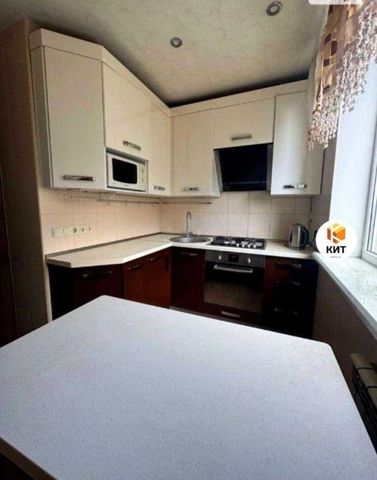 3 rooms, 70 sq. m., Airport (Airport, Merefyanskoe shosse, Samoletna st.