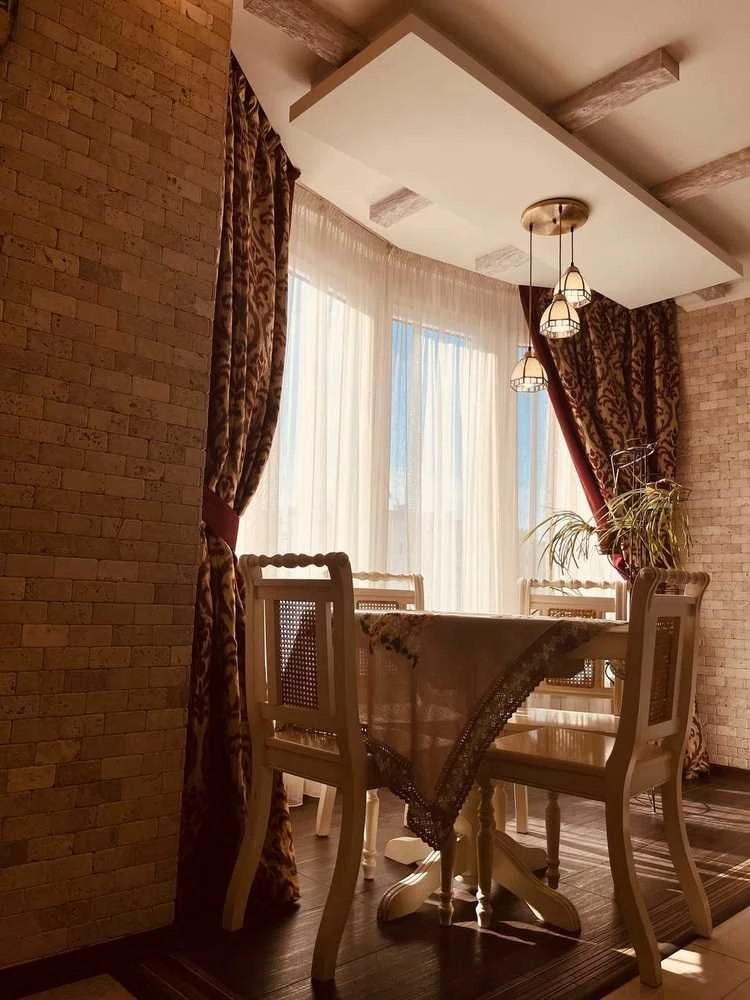 Велика 2-кімнатна квартира біля парку Перемоги, ID: baz-01