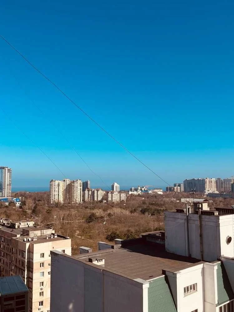 Велика 2-кімнатна квартира біля парку Перемоги, ID: baz-01