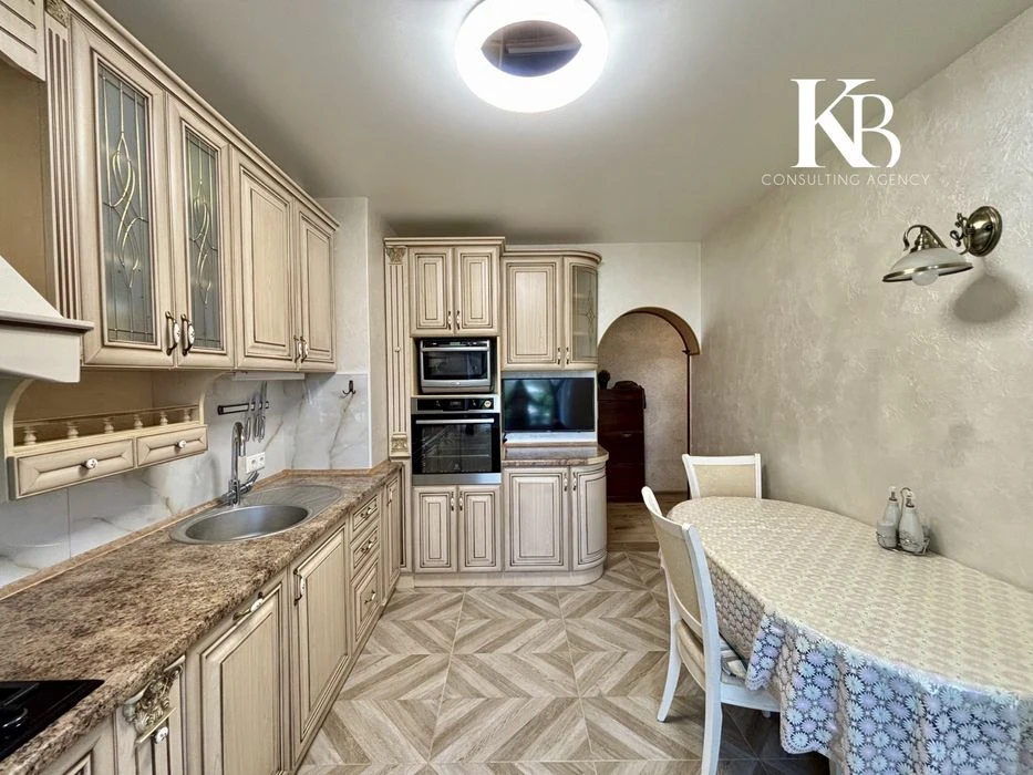 Продам 3х ком квартиру Победа, Победа