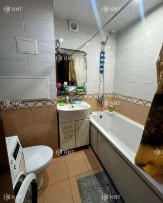 3 rooms, 70 sq. m., Airport (Airport, Merefyanskoe shosse, Samoletna st.