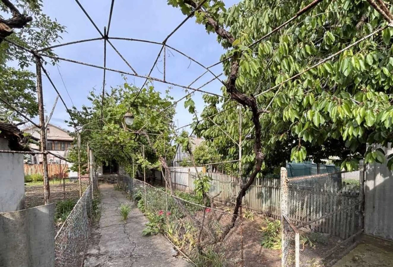 For sale plot of 6 acres in the area of Fontana Boulevard