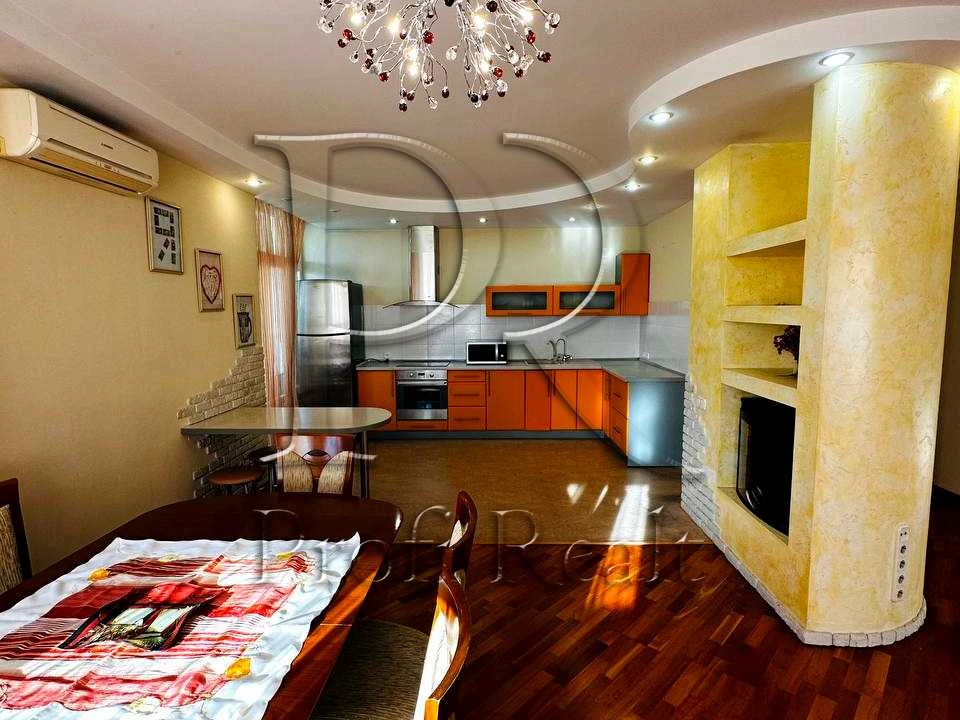 Квартира. Київ, Микільська-Слобідська вулиця