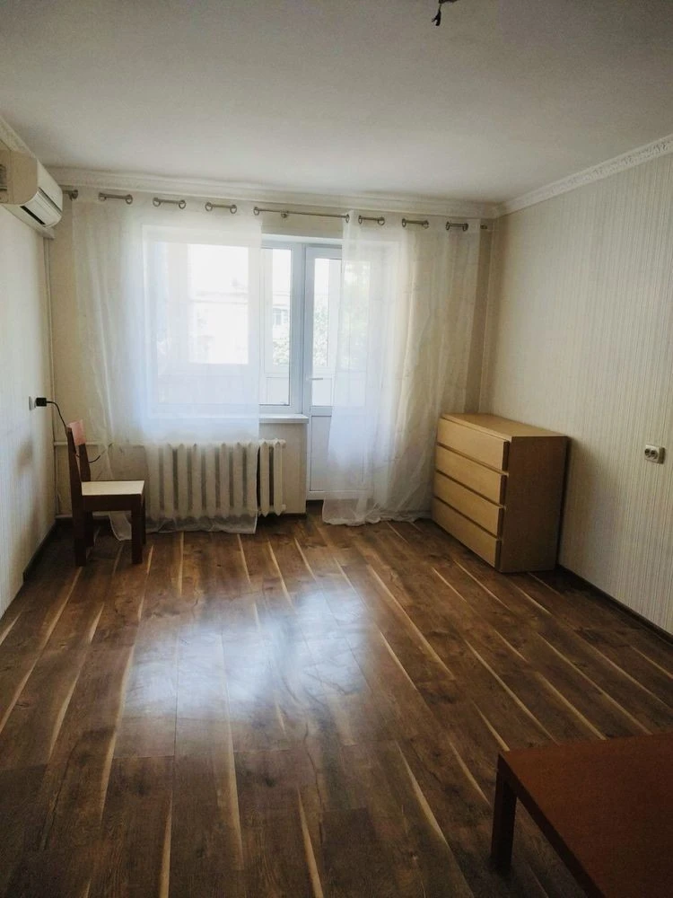 БЕЗ КОМІСІЇ, квартира з ремонтом, поруч з метро Дорогожичі,