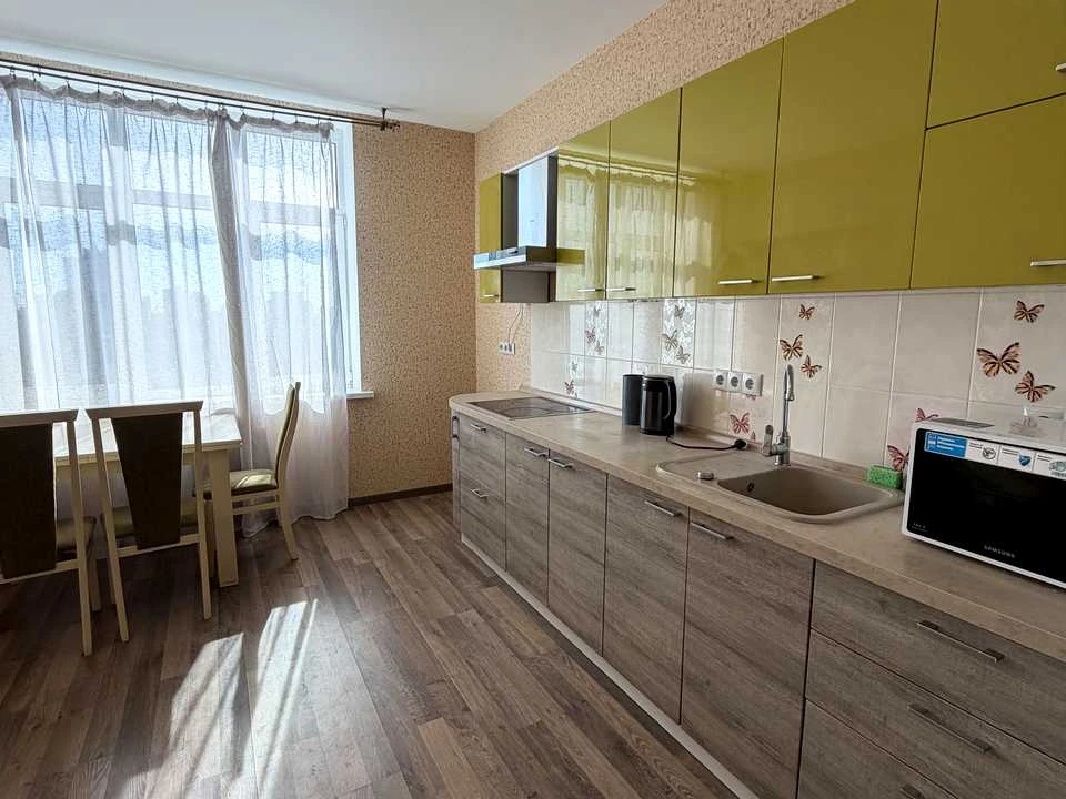 Квартира. Київ, Анни Ахматової вул.