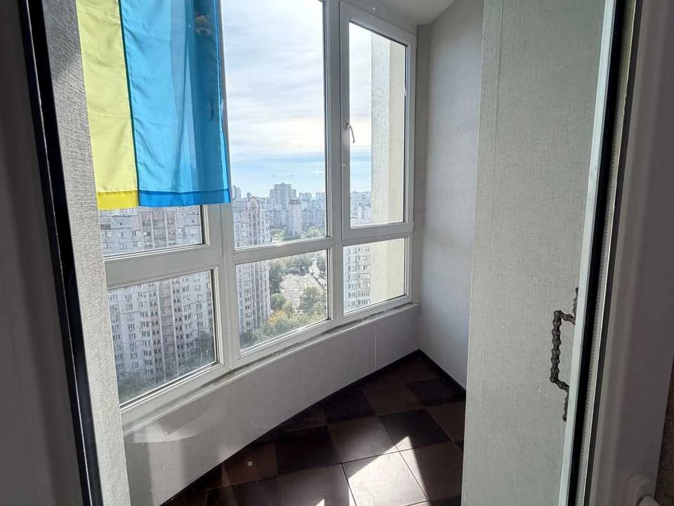 Квартира. Київ, Анни Ахматової вул.
