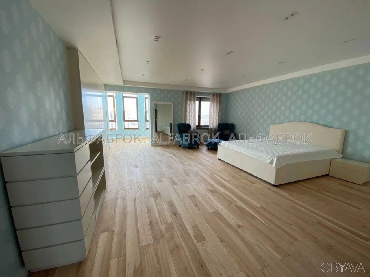 4-комнатная квартира, 330 м.кв.