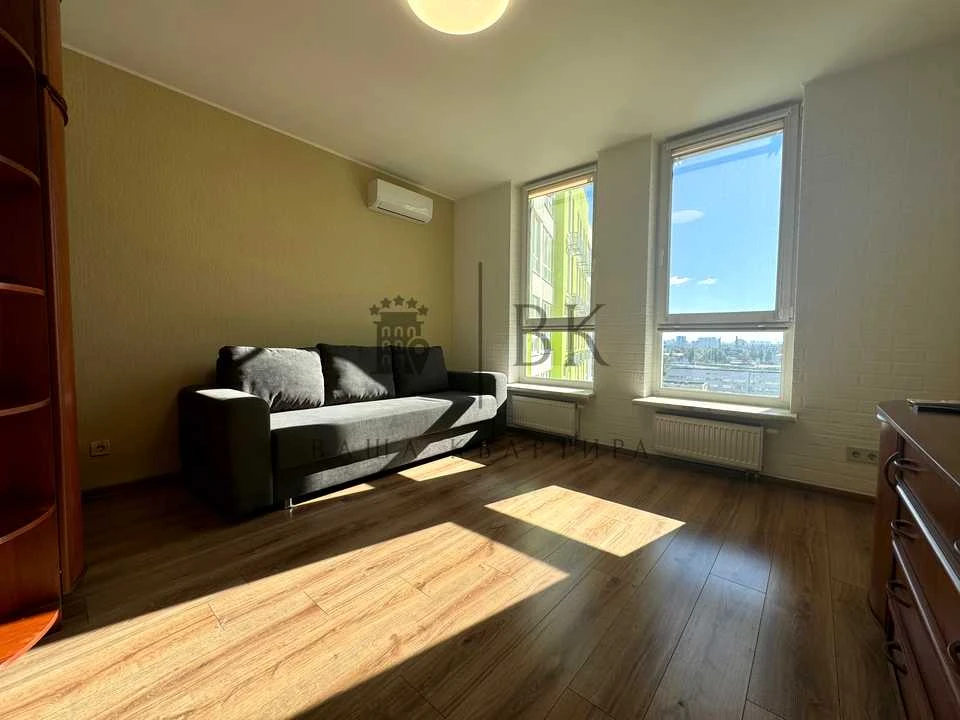 Apartment. Kyiv, Beryстейський Prospect.