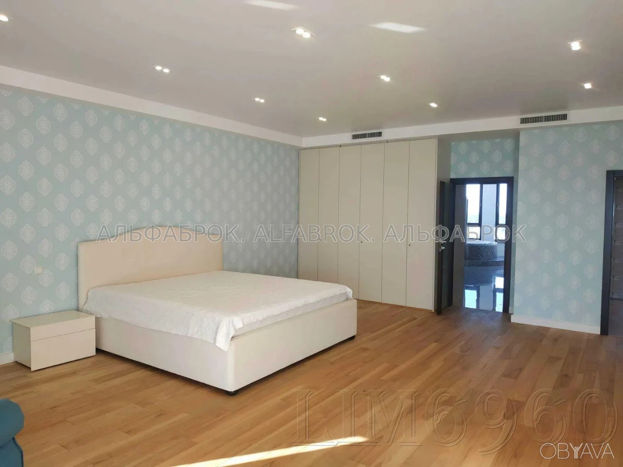 4-комнатная квартира, 330 м.кв.