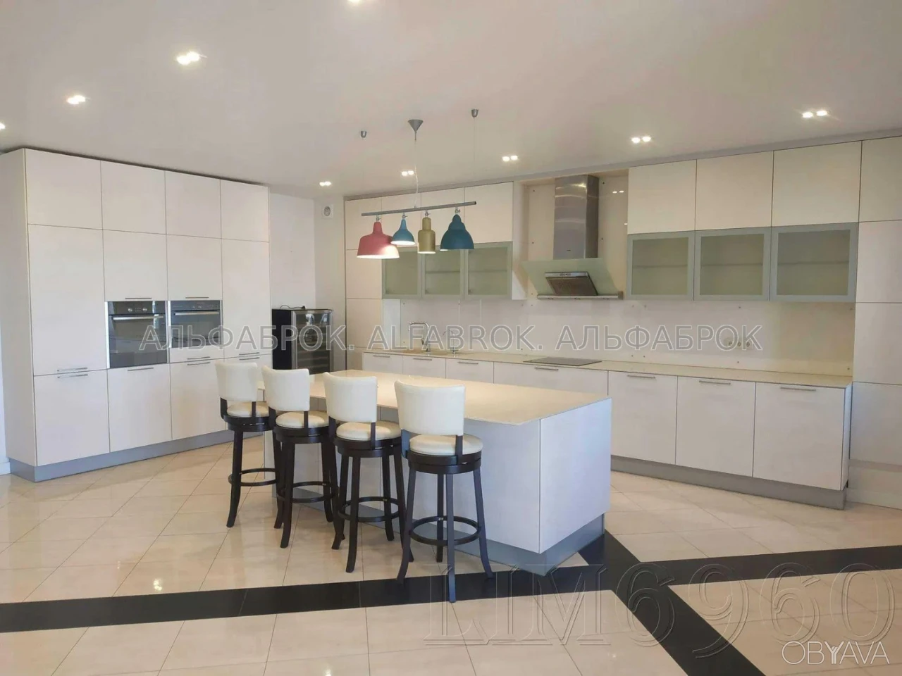 4-комнатная квартира, 330 м.кв.