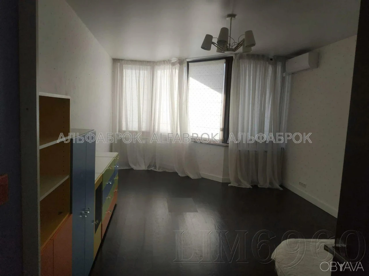 4-комнатная квартира, 330 м.кв.