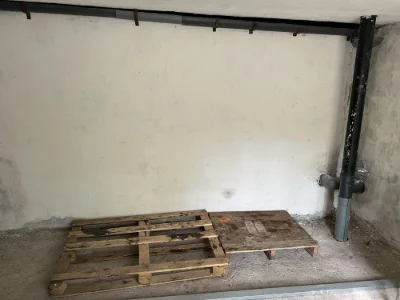 Garage plus storage room in a garage cooperative