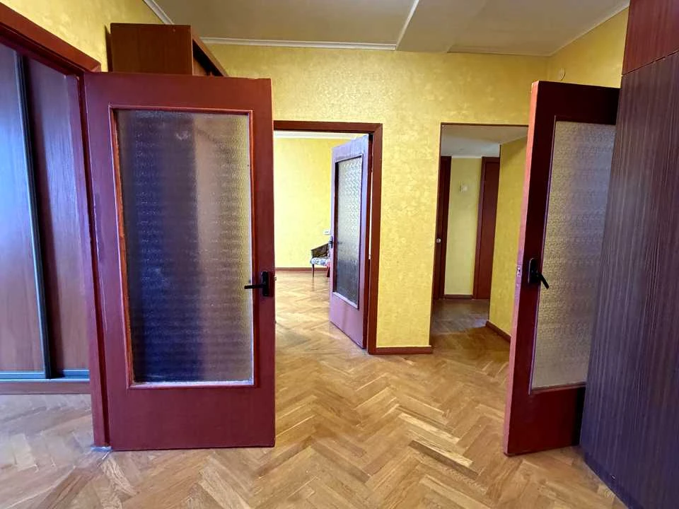 Квартира. Київ, вулиця Предславинська.