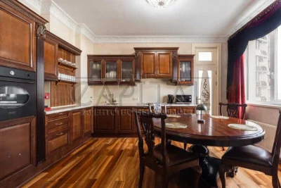 Sale of a 3-room apartment (140m2) in the Prestige Hall residential complex, PRICE, Pechersk