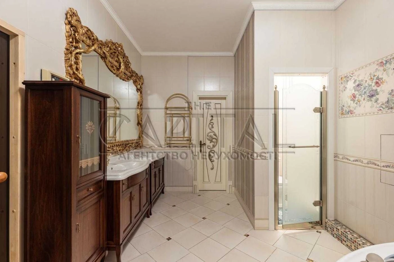 Sale of a 3-room apartment (140m2) in the Prestige Hall residential complex, PRICE, Pechersk