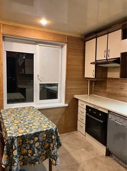 For Sale: 3-room apartment. Good location