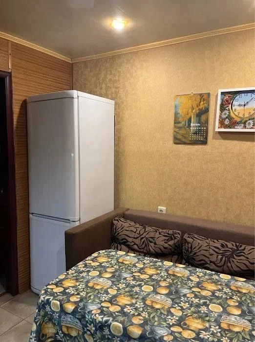 For Sale: 3-room apartment. Good location