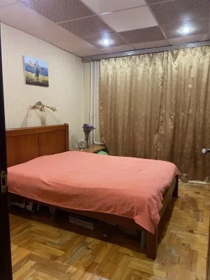 For Sale: 3-room apartment. Good location