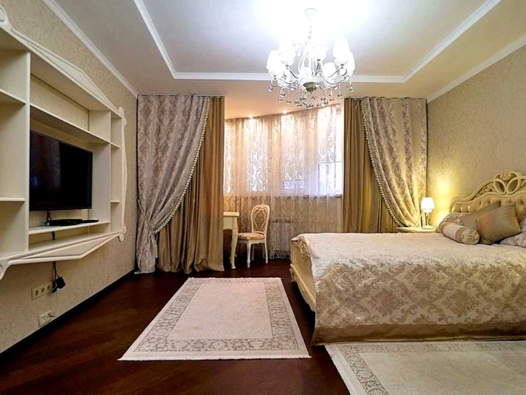 Apartment. Kyiv, Dniprovska naberezhna st.