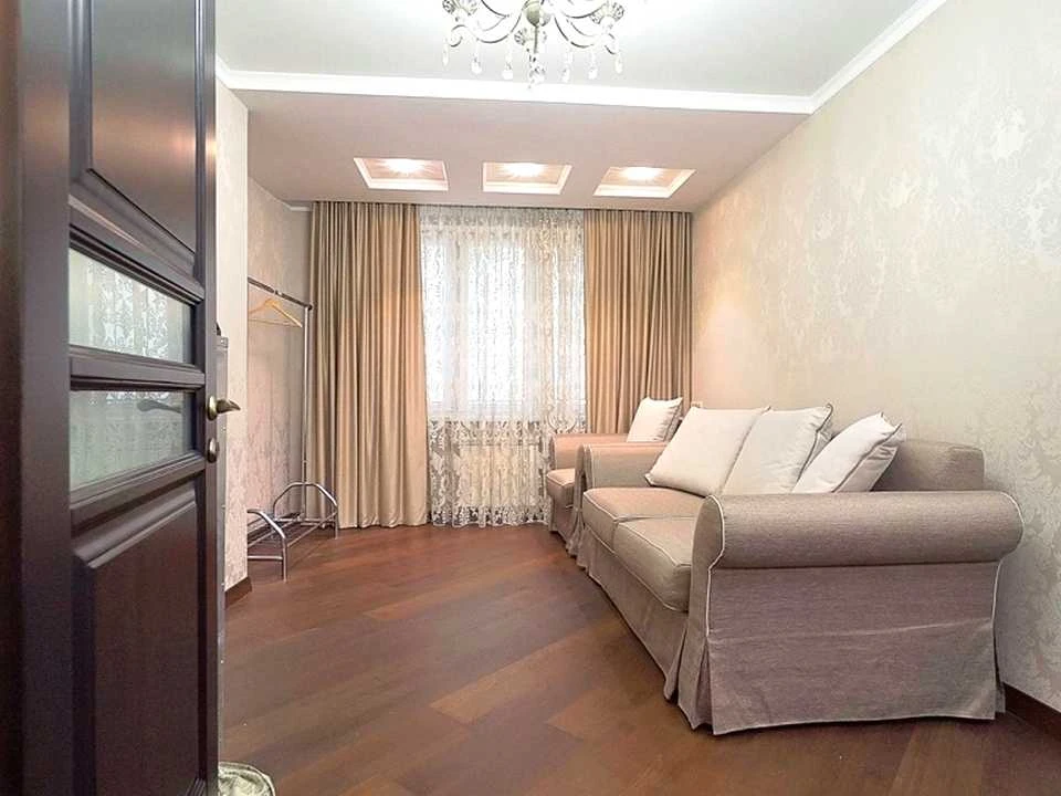 Квартира. Київ, Дніпровська набережна вул.
