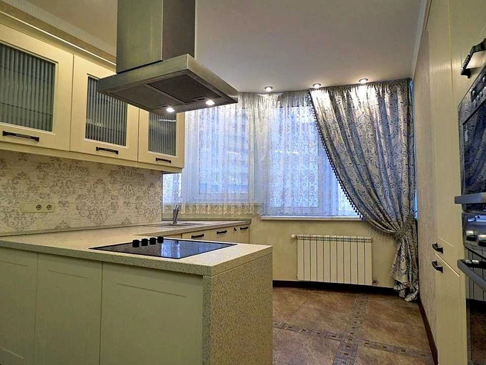 Квартира. Київ, Дніпровська набережна вул.