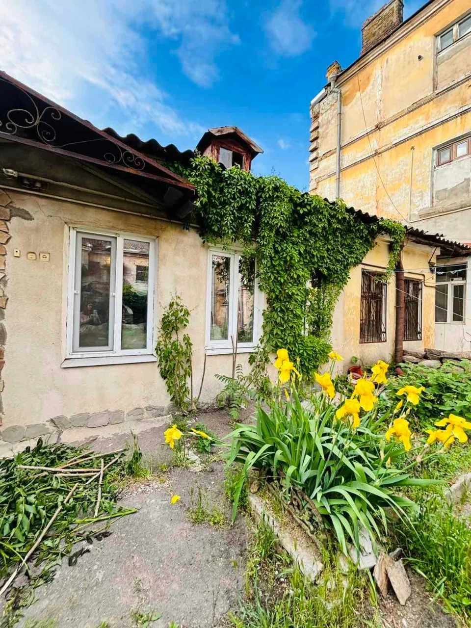 Продам 2 ком. квартиру Центр АГВ 22500$