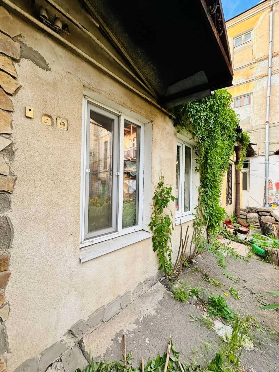 Продам 2 ком. квартиру Центр АГВ 22500$
