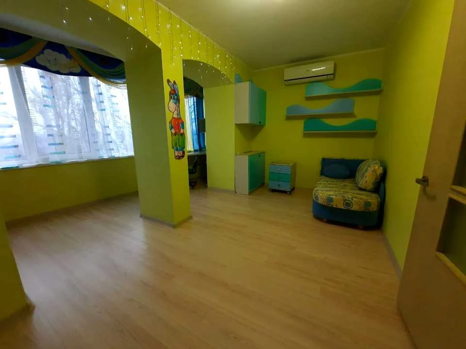 Apartment. Дніpro, Nila Armstronga Street