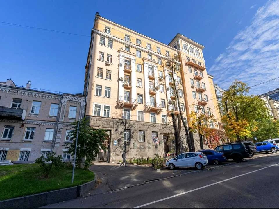 Квартира. Київ, Богдана Хмельницького вул.