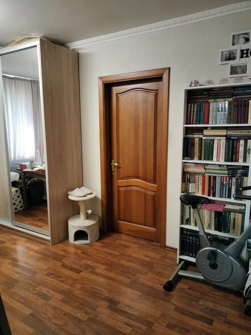 Продається затишна 3-кімнатна квартира з меблями та технікою