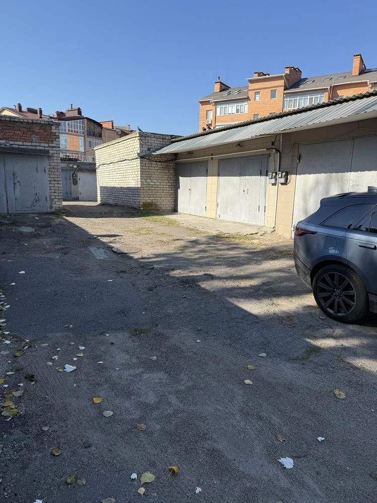 Garage for 2 cars in cooperative "Bugsky" - "Sukhoy Fontan"