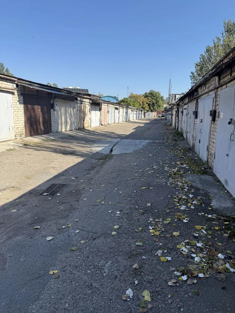 Garage for 2 cars in cooperative "Bugsky" - "Sukhoy Fontan"