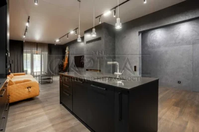 Продається сучасний будинок 137 м² усього за 5 км від метро