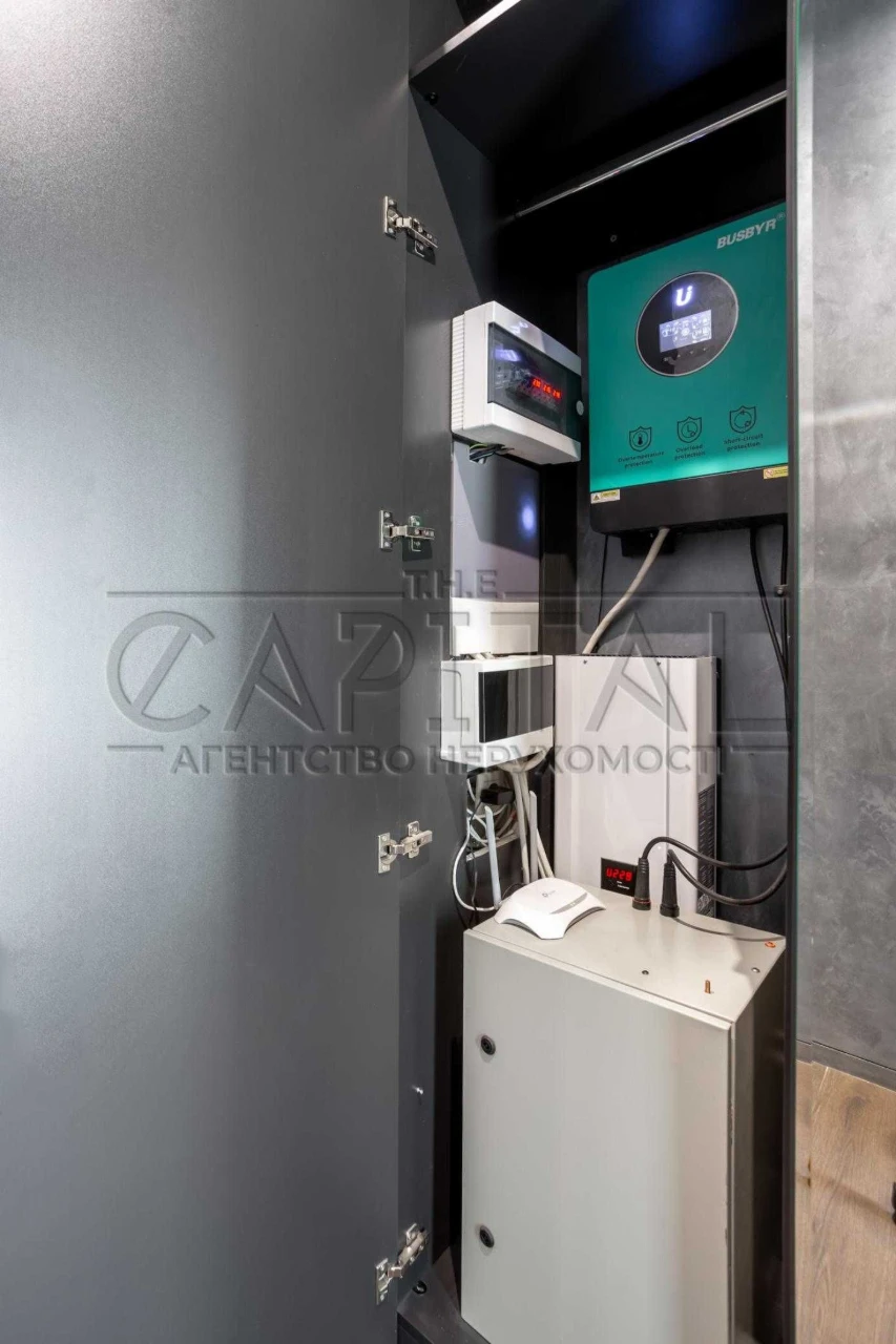 Продається сучасний будинок 137 м² усього за 5 км від метро