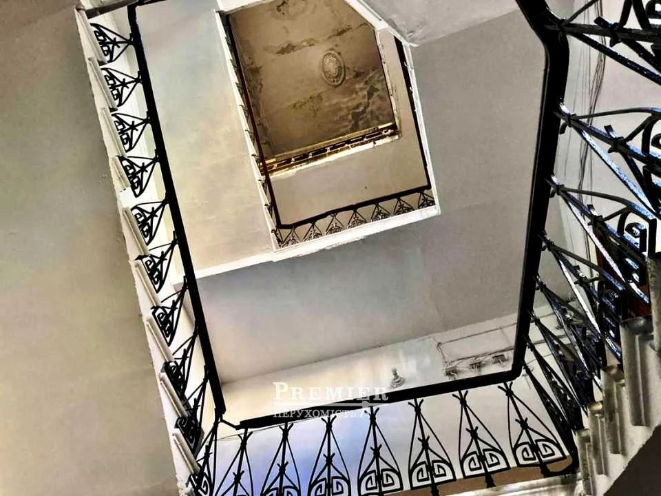 Apartment. Odessa, Velika Arnautskaya Street