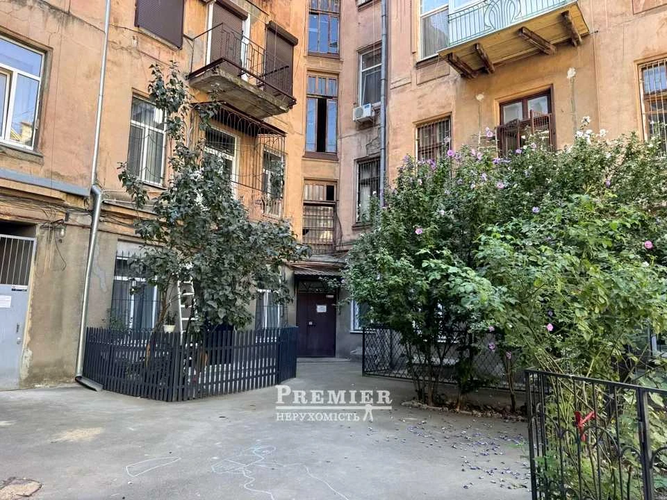 Apartment. Odessa, Velika Arnautskaya Street