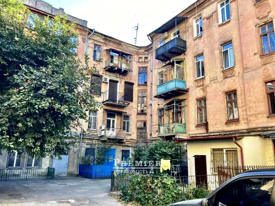 Apartment. Odessa, Velika Arnautskaya Street