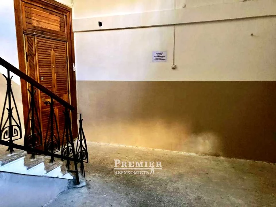 Apartment. Odessa, Velika Arnautskaya Street