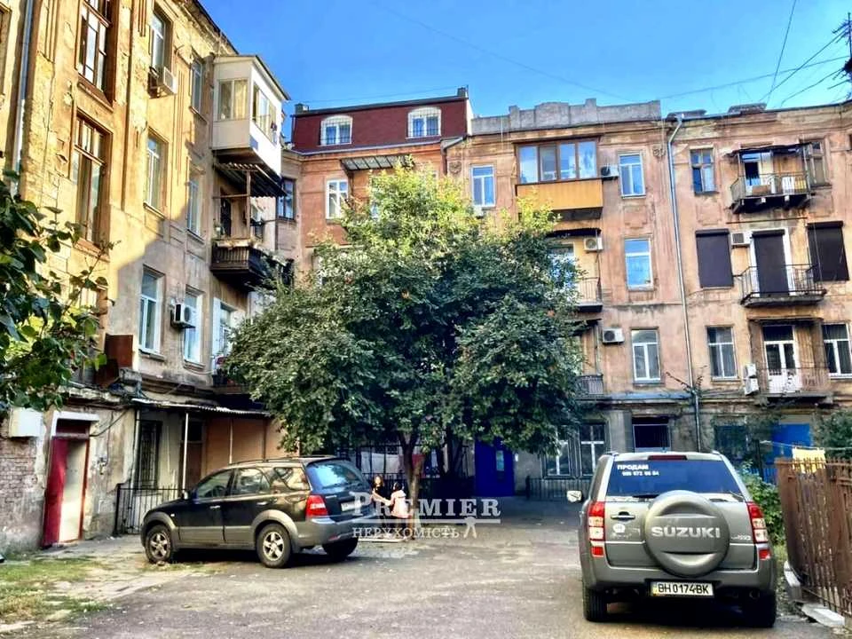 Apartment. Odessa, Velika Arnautskaya Street