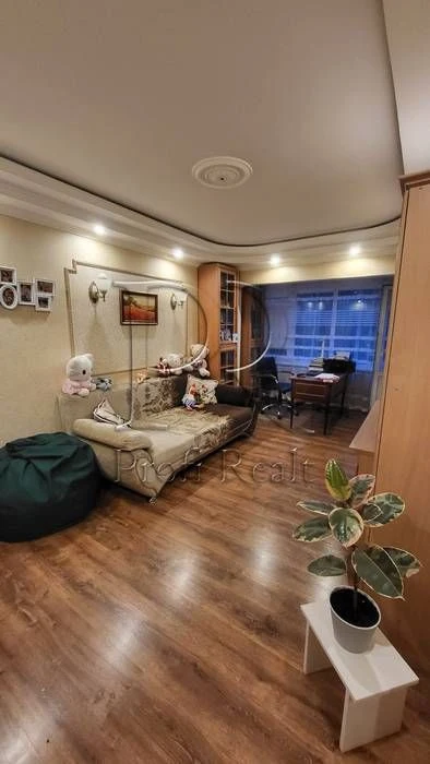 Продаж 3 кімн. квартири за адресою Олега Мудрака, 23Б | Ново