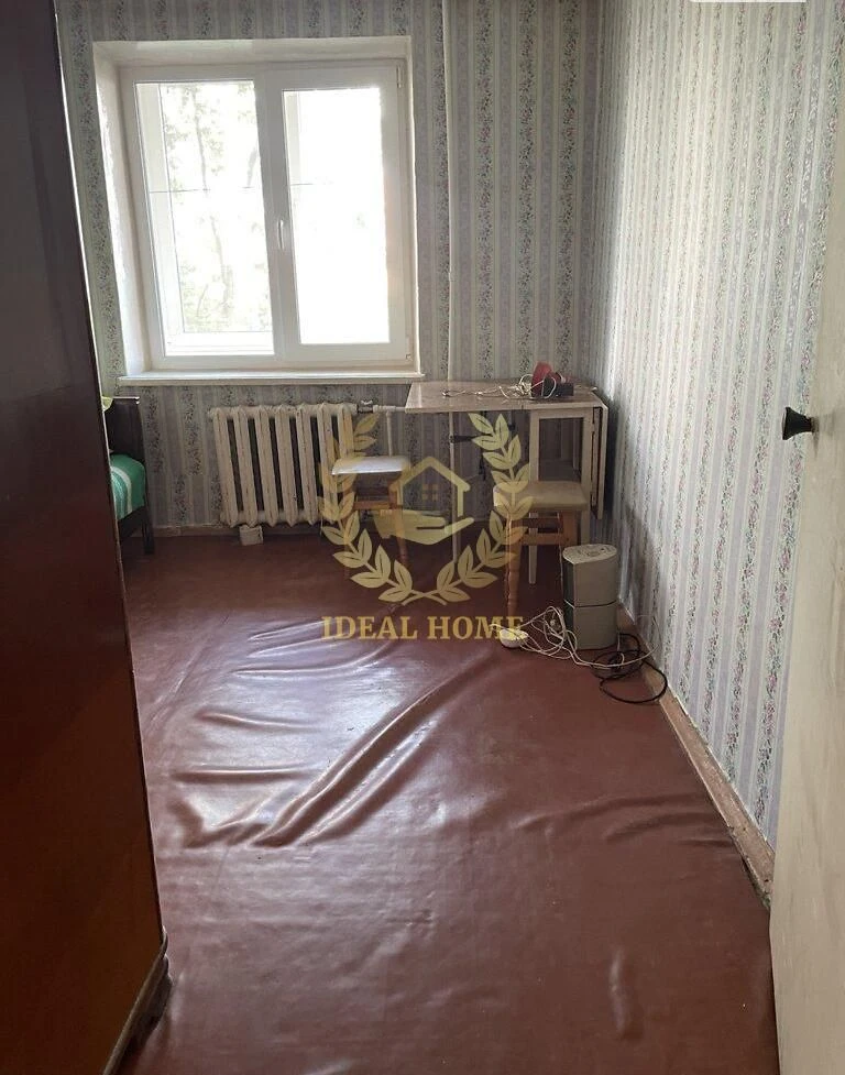 Продаж 2 к квартири з частковим ремонтом на Березняках