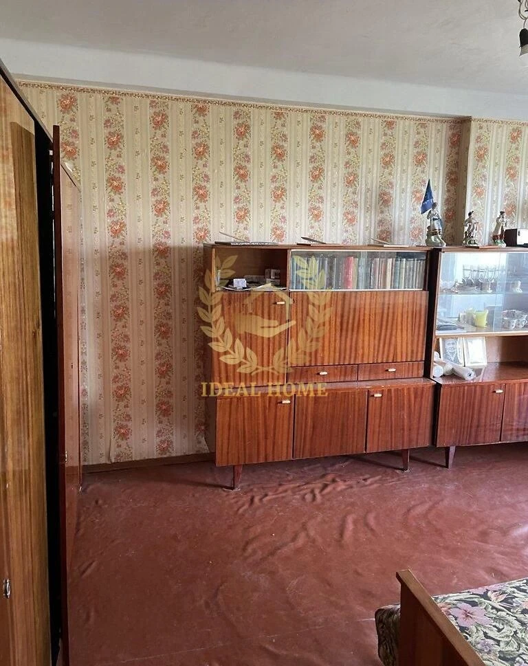Продаж 2 к квартири з частковим ремонтом на Березняках