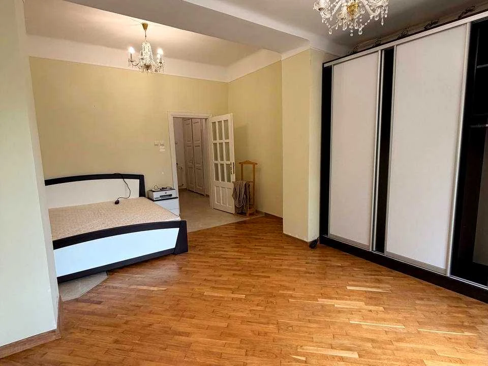 Квартира. Львів, вулиця Черешнева