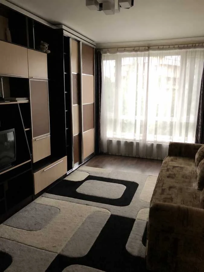 Сдается 1-комнатная квартира 34 м², улица Милютенко