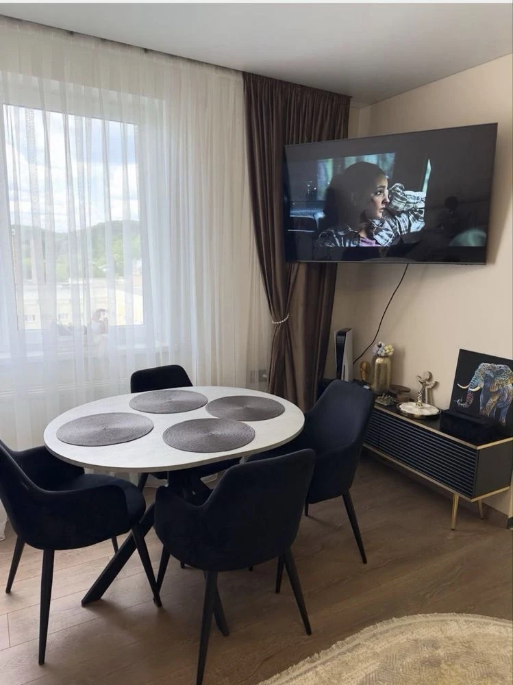 Sale of a 2-room apartment at 233 Zamarstynska Street with a
