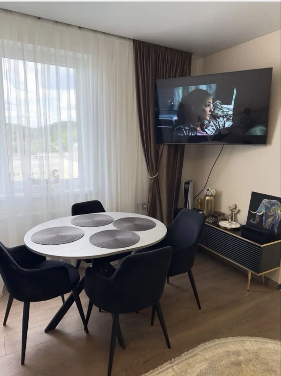 Sale of a 2-room apartment at 233 Zamarstynska Street with a