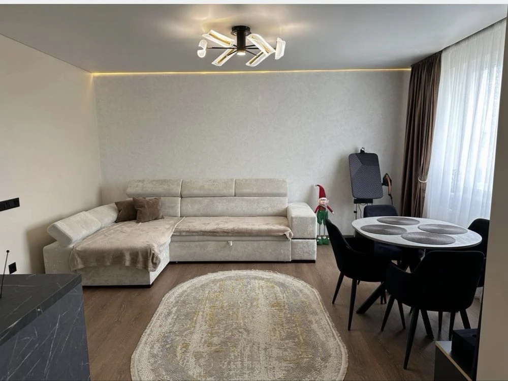 Sale of a 2-room apartment at 233 Zamarstynska Street with a