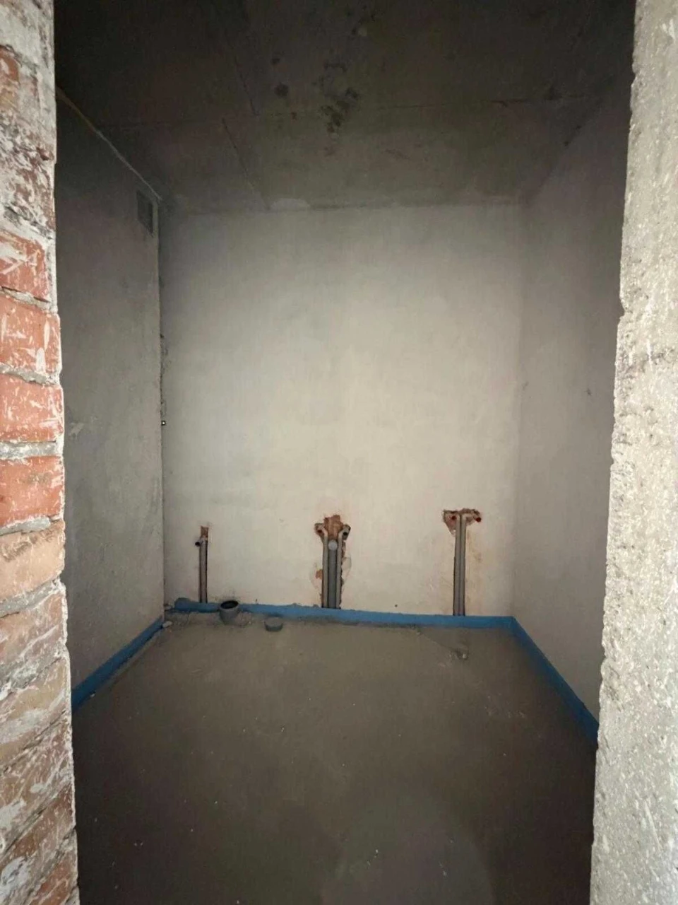 Sale of 1-room apartment with gas heating, inhabited house, village