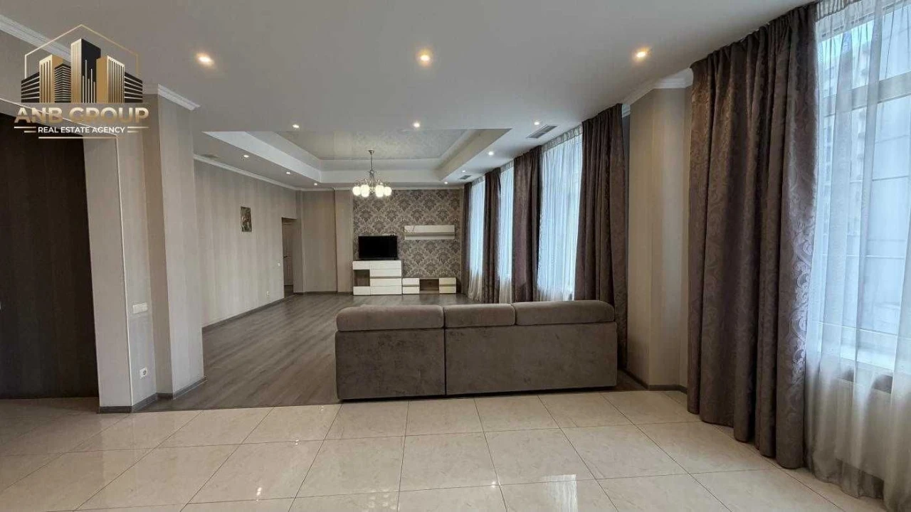 Продаж 2-кімнатного апартаменту-студії 159,2 м², вул. Болсунівська